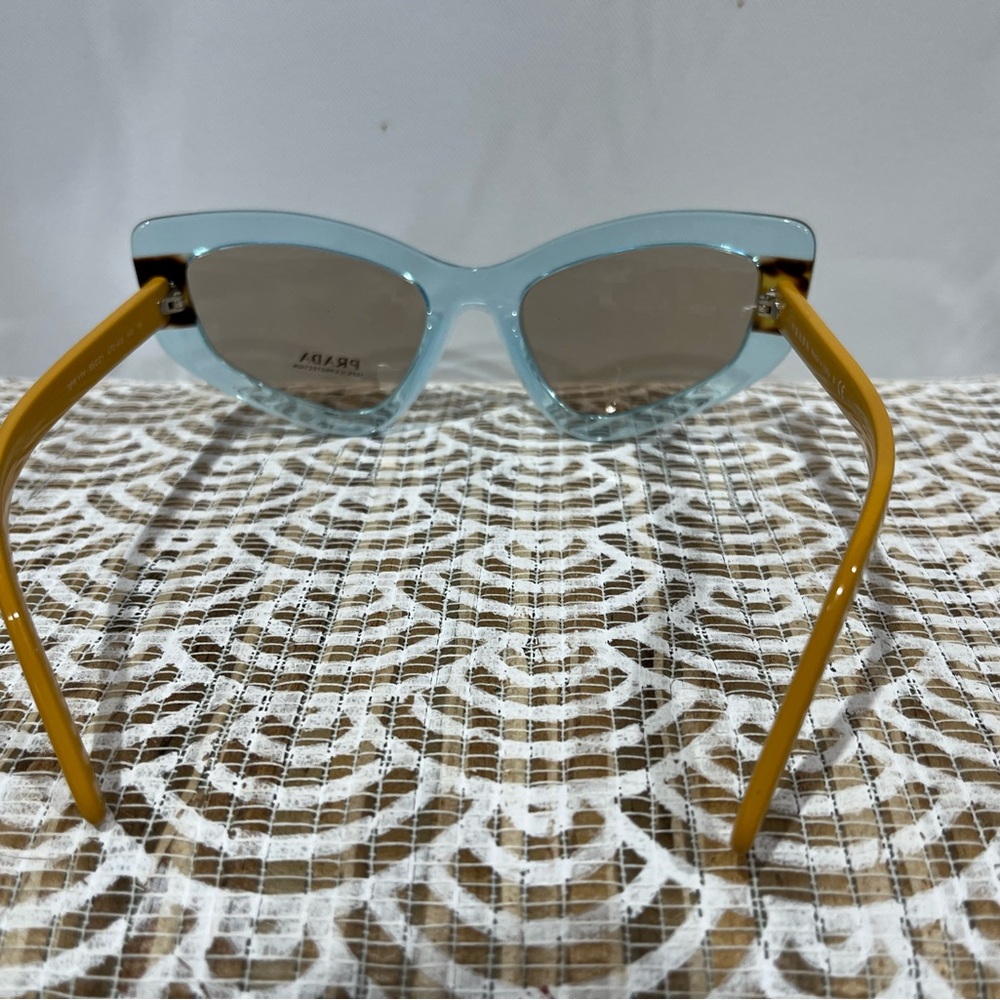 Prada PR 11VSF Sunglasses | Cat Eye Style | New with Sticker | No Box - Picture 4 of 11